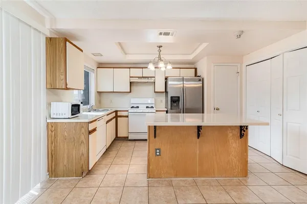 $1,795 | 2810 Grants Lake Boulevard, Unit 801, Sugar Land, TX 77479