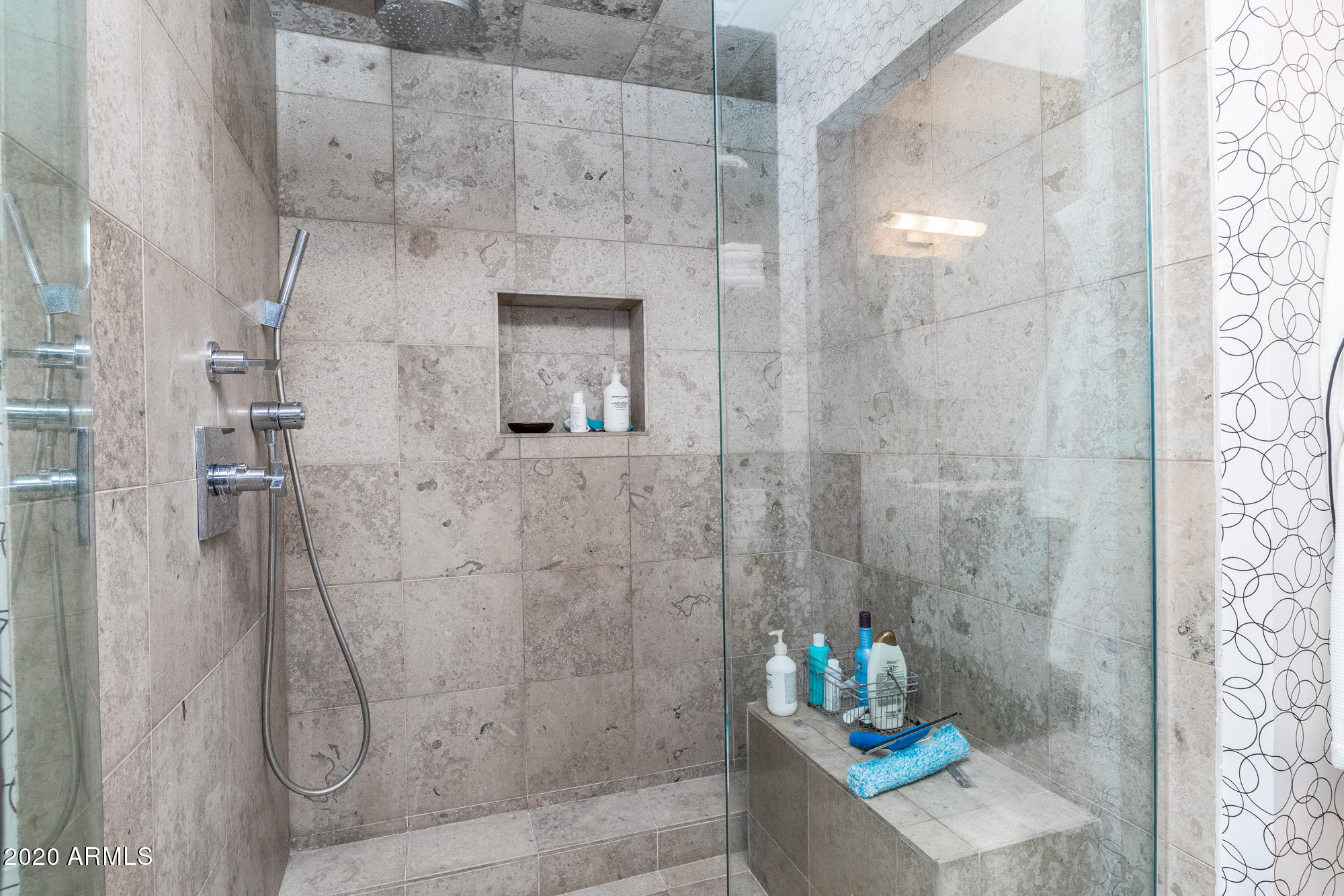 6333 North Scottsdale Road, Unit 23 Scottsdale, AZ 85250 - Photo 33 of 42 Ensuite bath 2