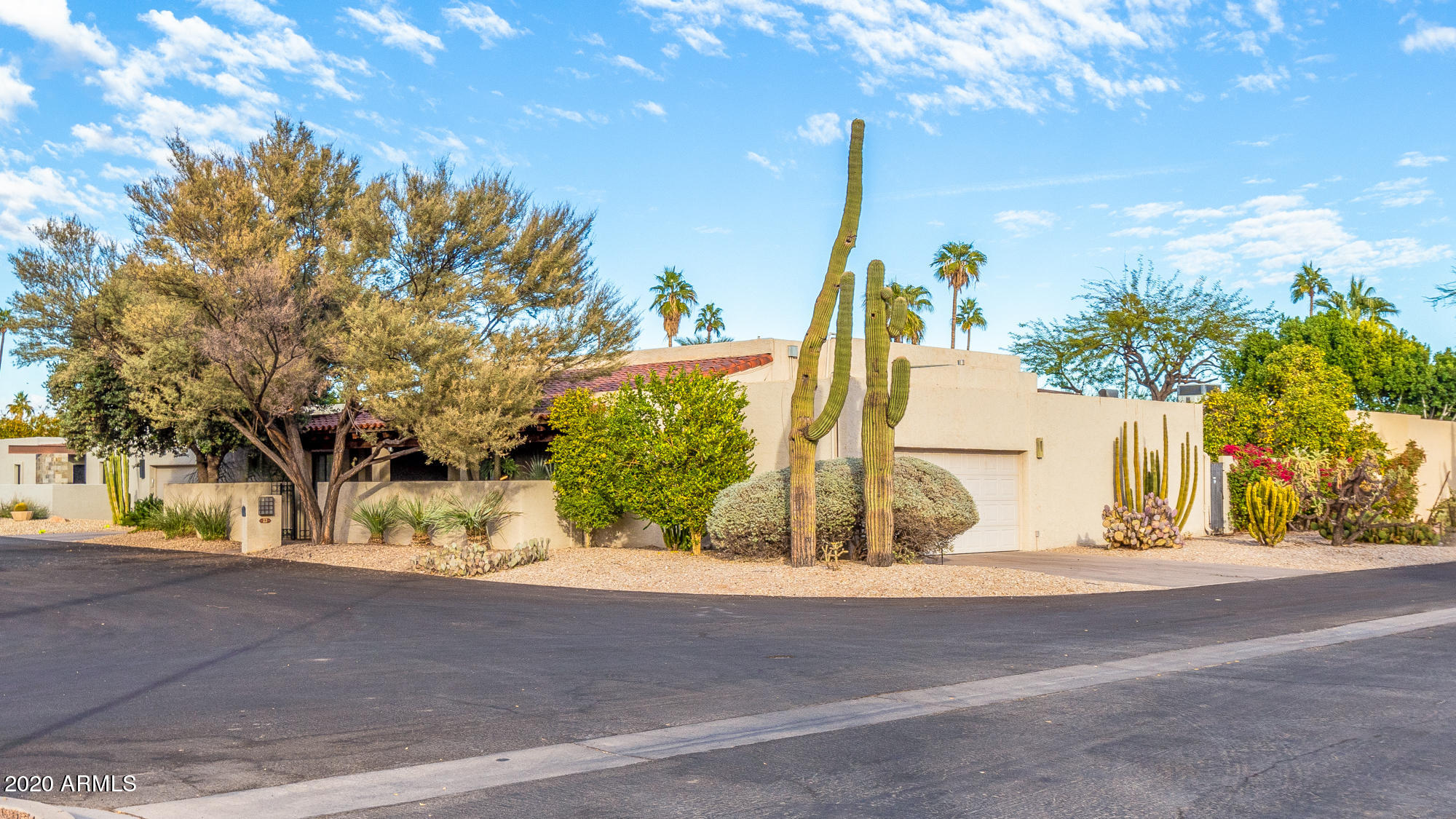 6333 North Scottsdale Road, Unit 23 Scottsdale, AZ 85250 - Photo 4 of 42 Corner lot