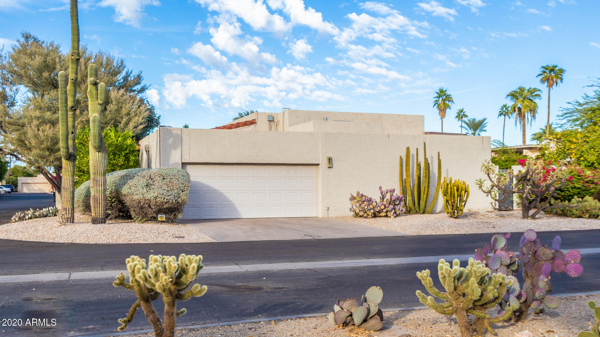 6333 North Scottsdale Road, Unit 23 Scottsdale, AZ 85250 - Photo 5 of 42 Corner lot view
