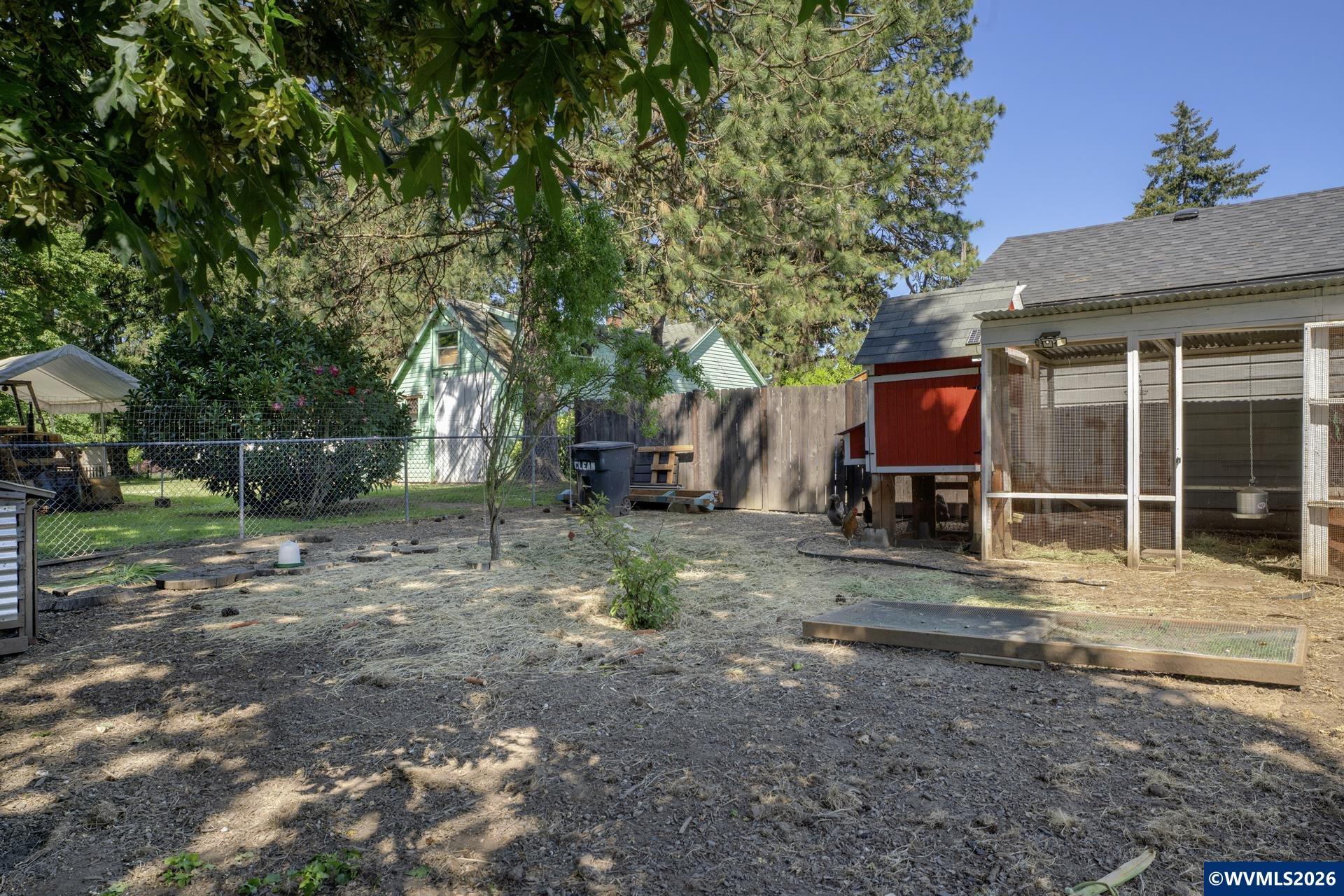 310 Chicago Street Northeast Albany, OR 97321 - Photo 38 of 48
