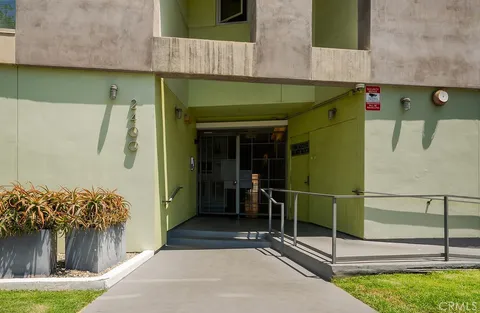 $765,000 | 2400 Corinth Avenue, Unit 21, Los Angeles, CA 90064