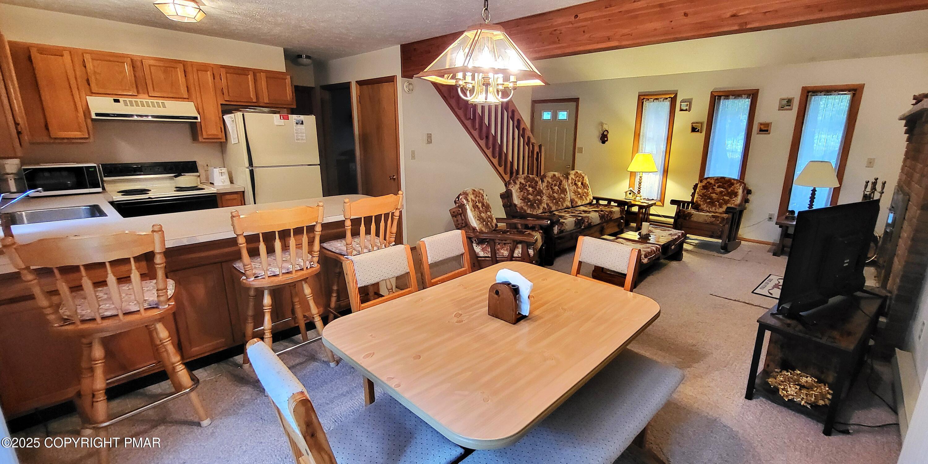 188 Radcliff Road Bushkill, PA 18324 - Photo 8 of 51 20250826_163417