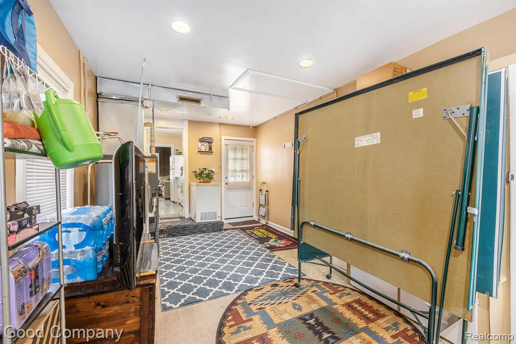 47565 Frederick Road Utica, MI 48317 - Photo 10 of 17