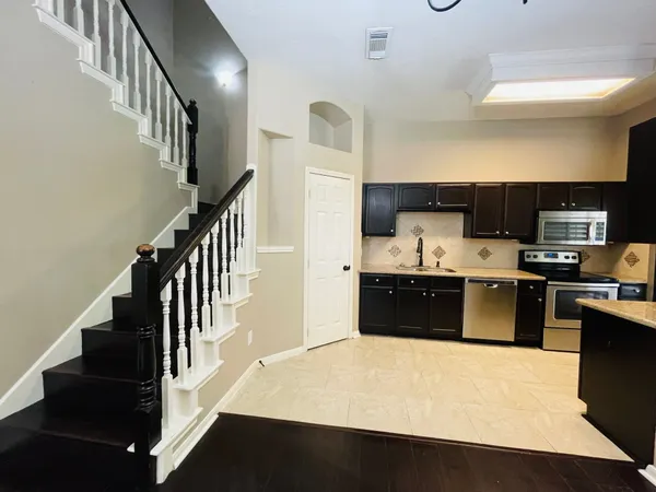 $1,950 | 2710 Grants Lake Boulevard, Unit G1, Sugar Land, TX 77479