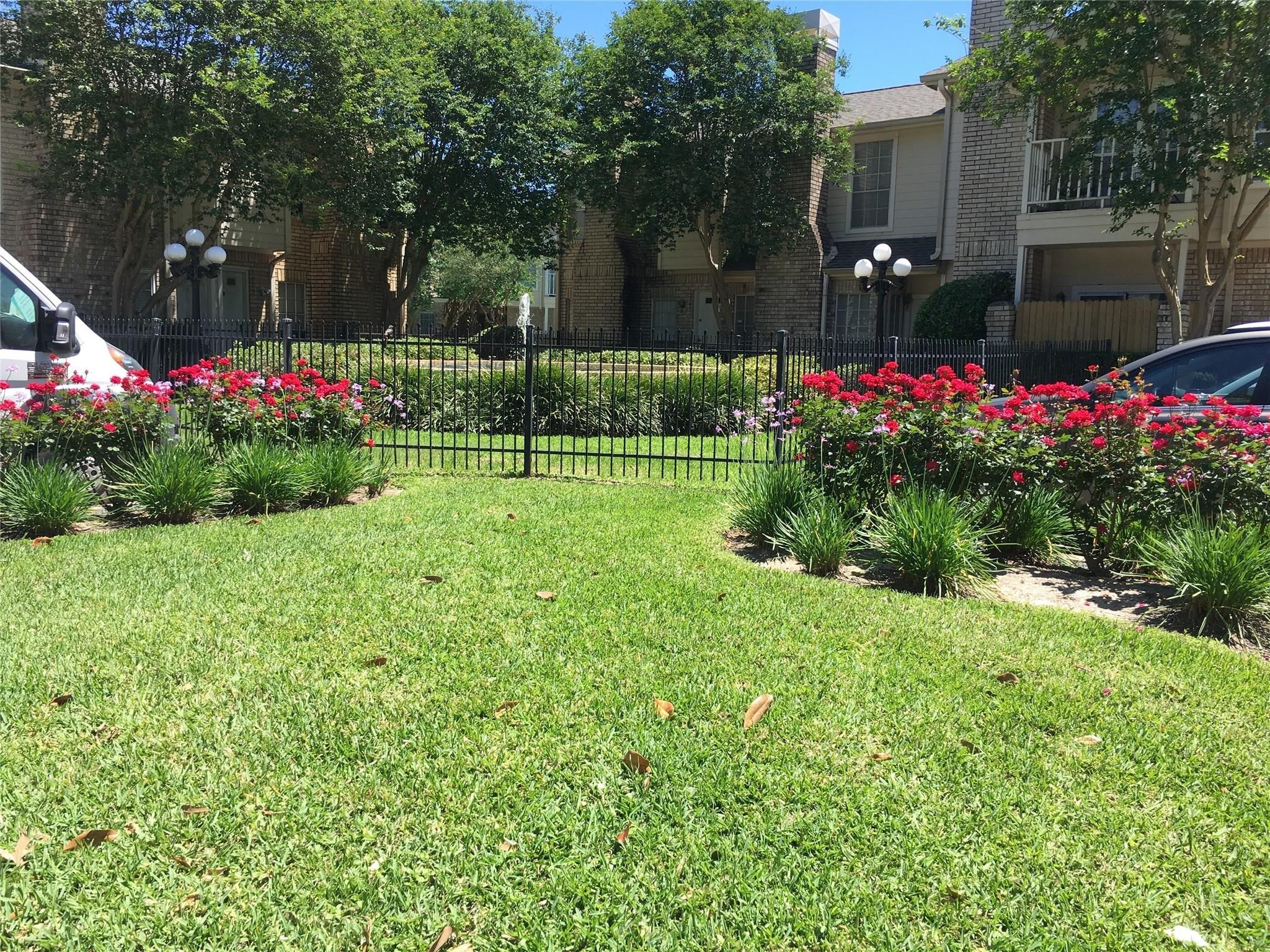 7575 Cambridge Street, Unit 1004 Houston, TX 77054 - Photo 4 of 23 a view of a garden with flowers