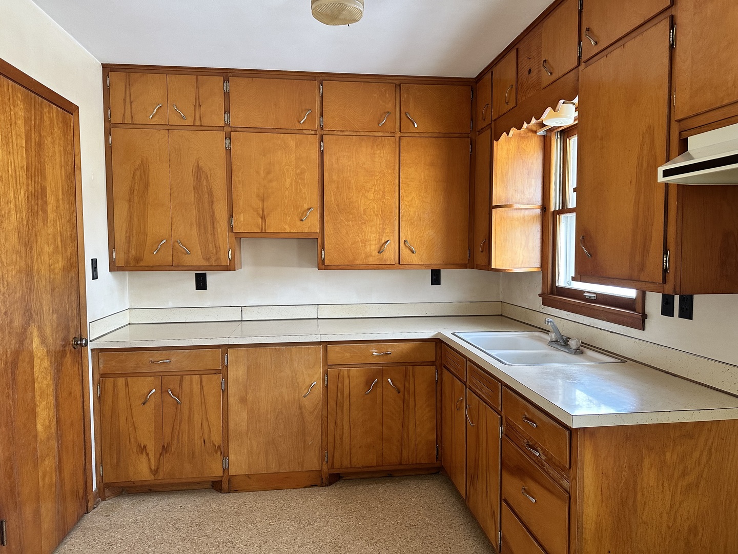 441 West South Street Preston, IA 52069 - Photo 6 of 21