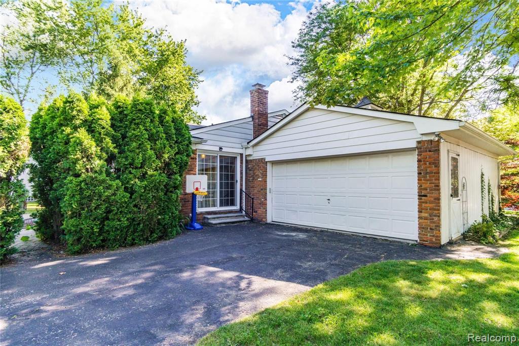 28015 Ridgebrook Road Farmington Hills, MI 48334 - Photo 35 of 35