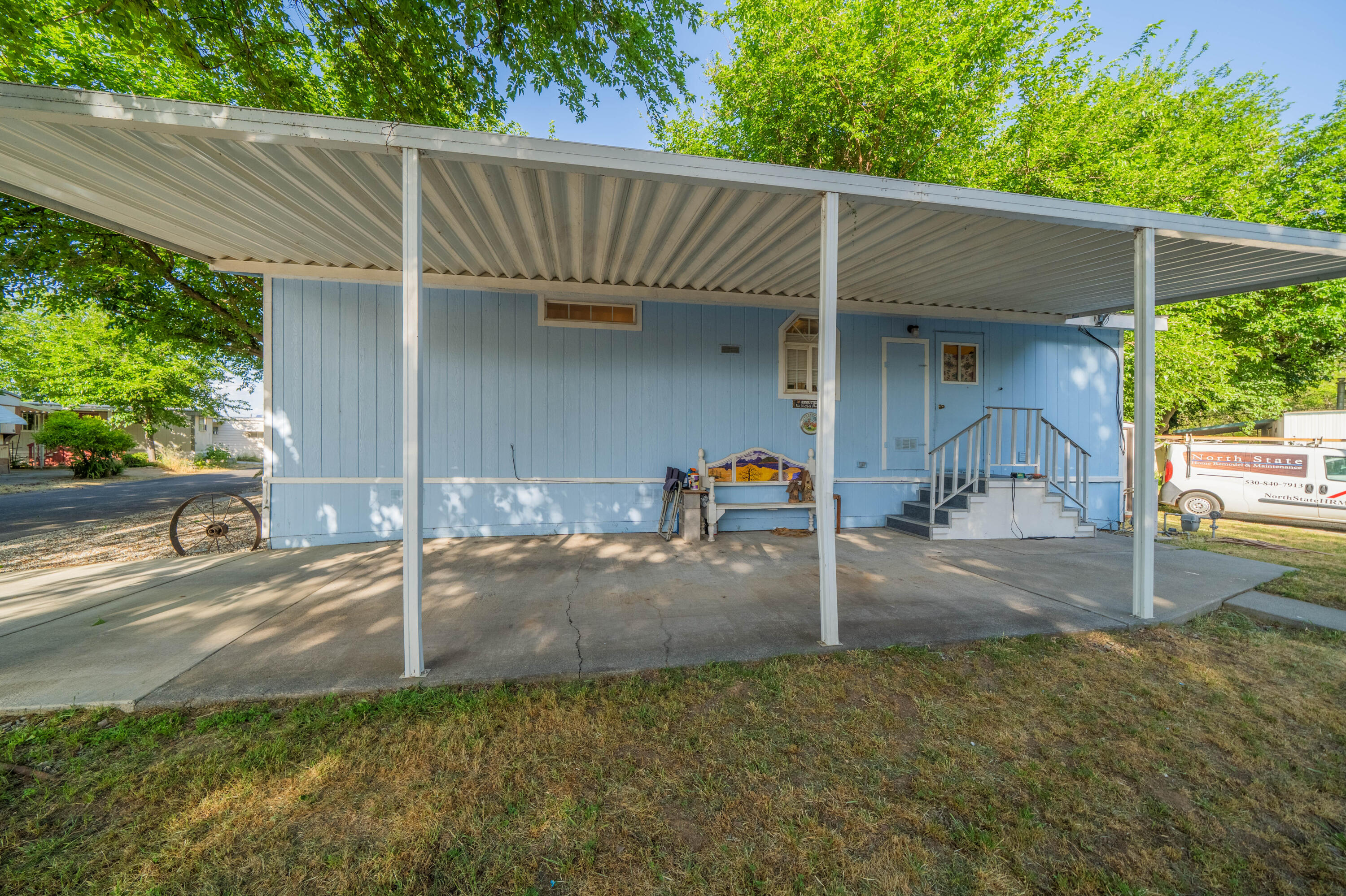 11705 Parey Avenue, Unit 7 Red Bluff, CA 96080 - Photo 8 of 34 a view of a backyard