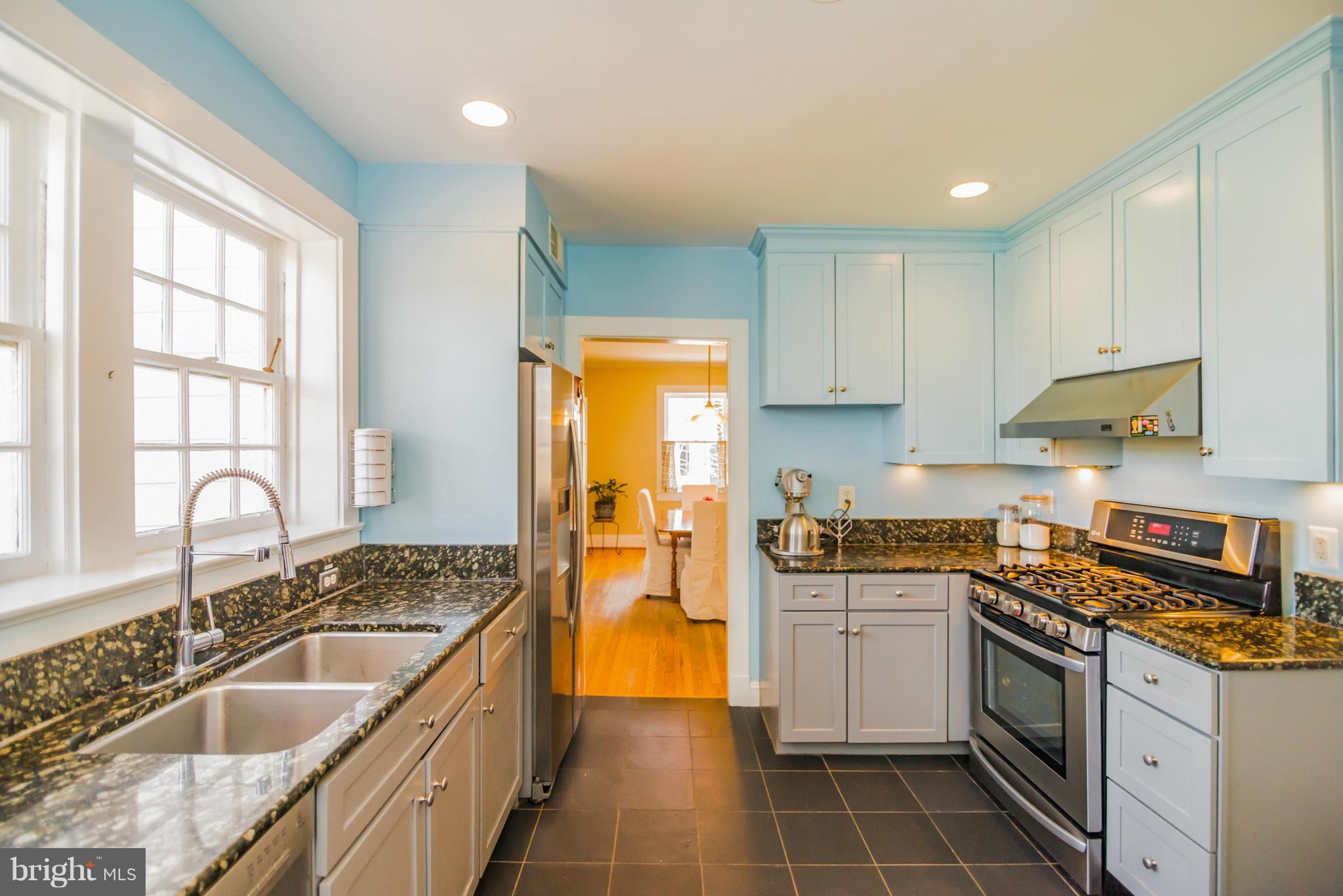 308 Edwards Ferry Road Northeast Leesburg, VA 20176 - Photo 12 of 30 Kitchen