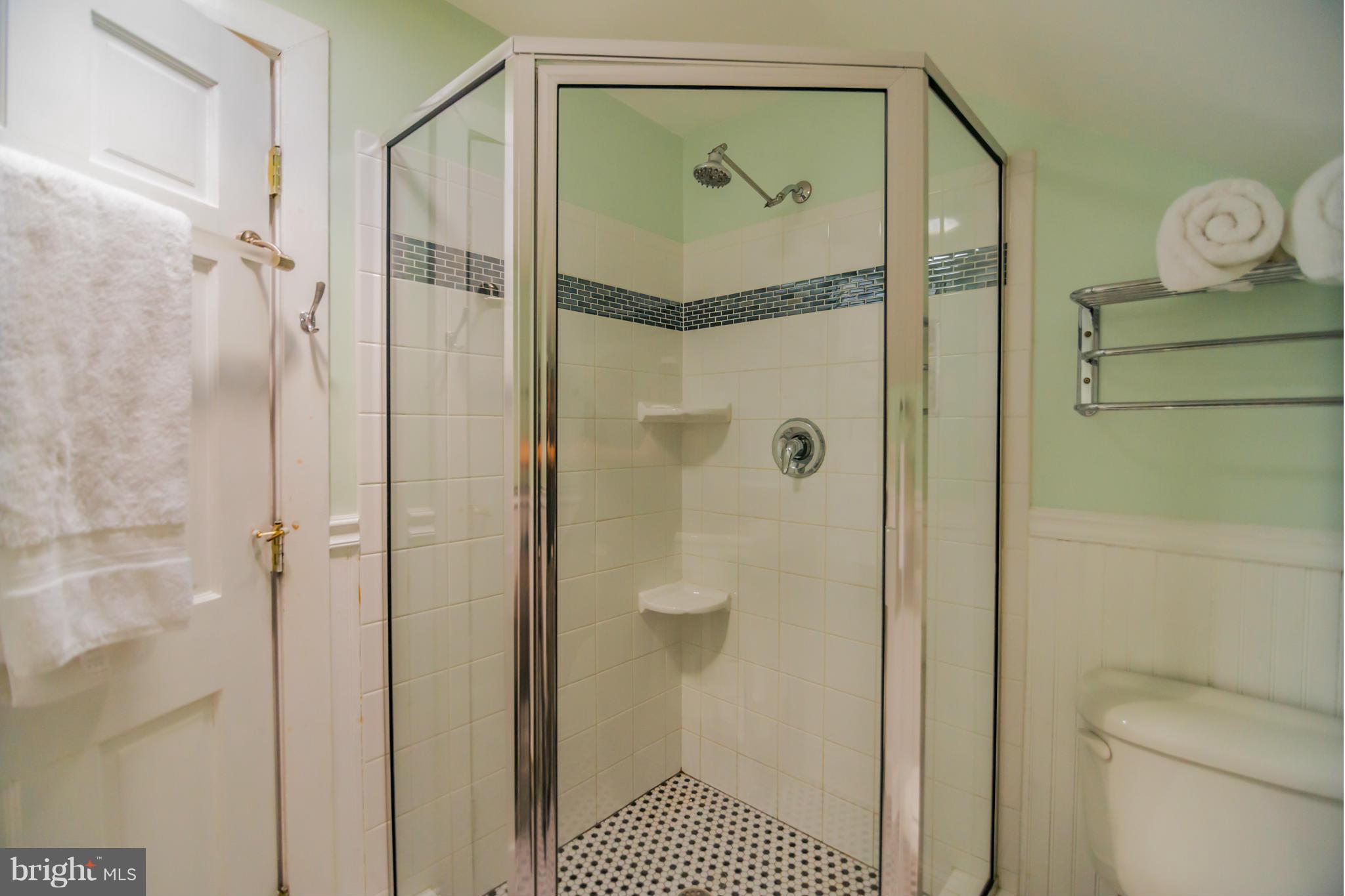 308 Edwards Ferry Road Northeast Leesburg, VA 20176 - Photo 16 of 30 Bath (Master)