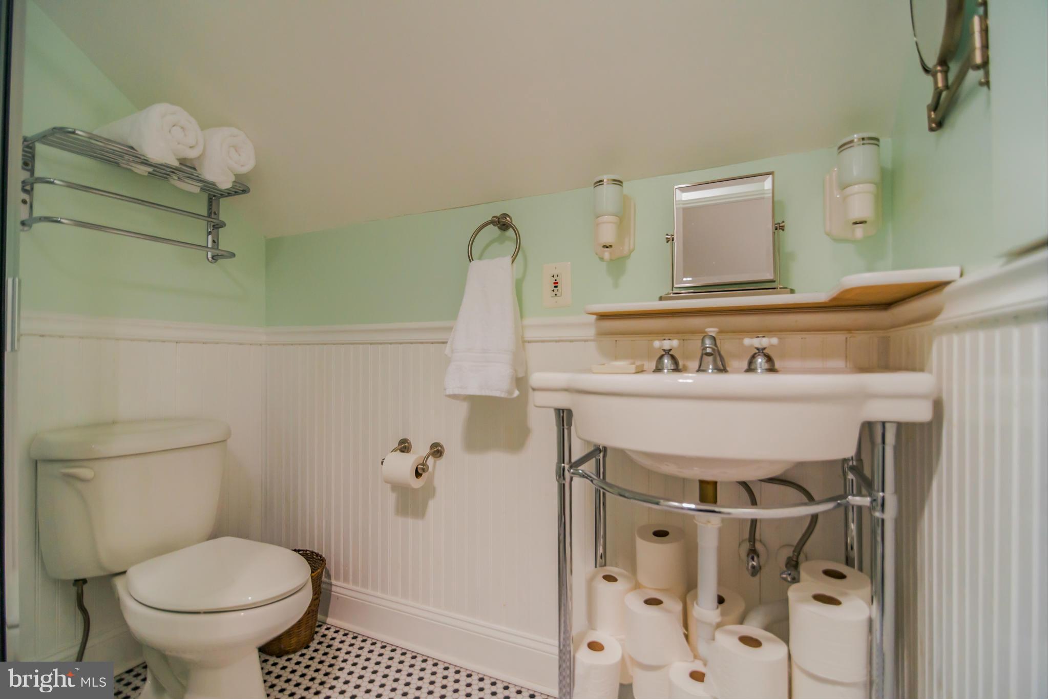 308 Edwards Ferry Road Northeast Leesburg, VA 20176 - Photo 17 of 30 Bath (Master)