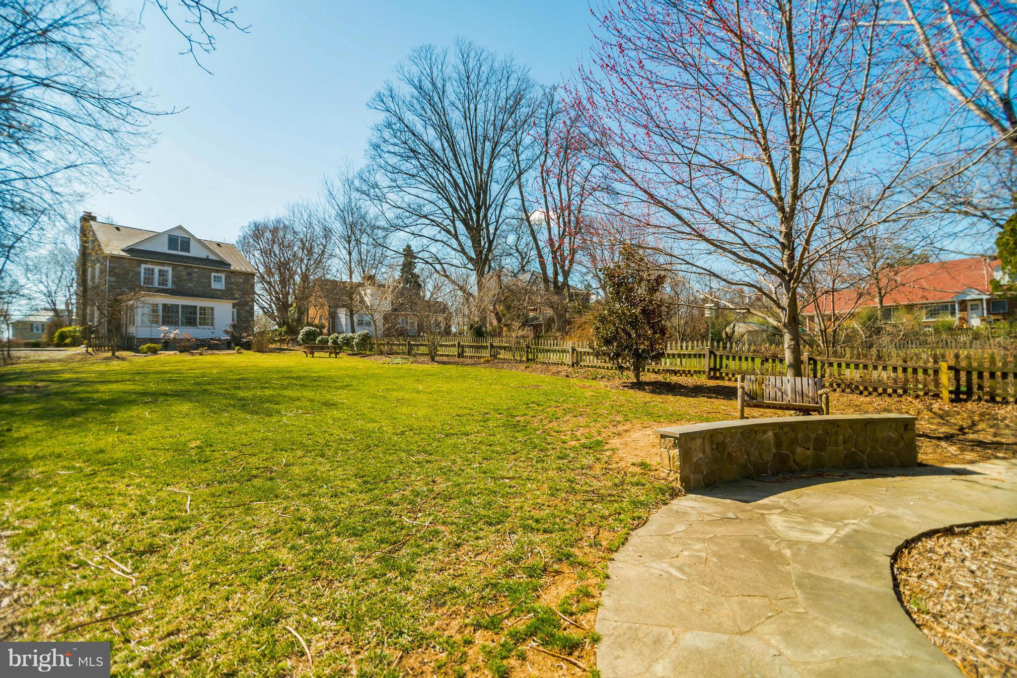 308 Edwards Ferry Road Northeast Leesburg, VA 20176 - Photo 24 of 30 Exterior (Rear)