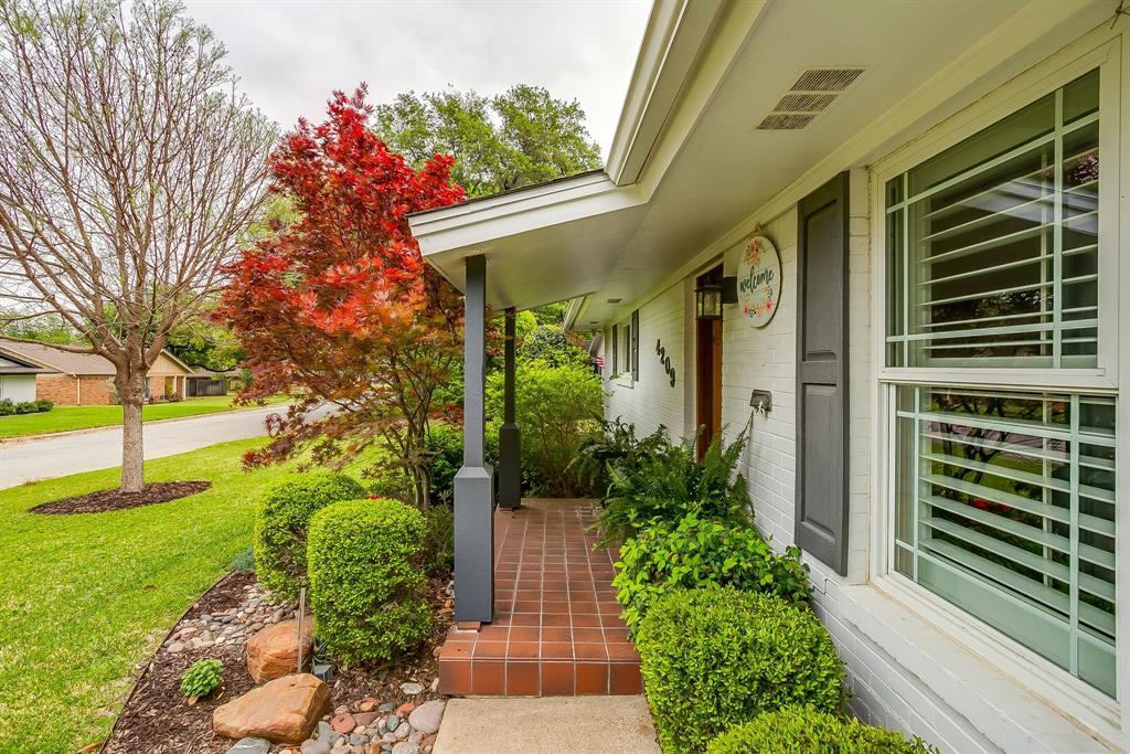 4209 Bilglade Road Fort Worth, TX 76109 - Photo 6 of 35