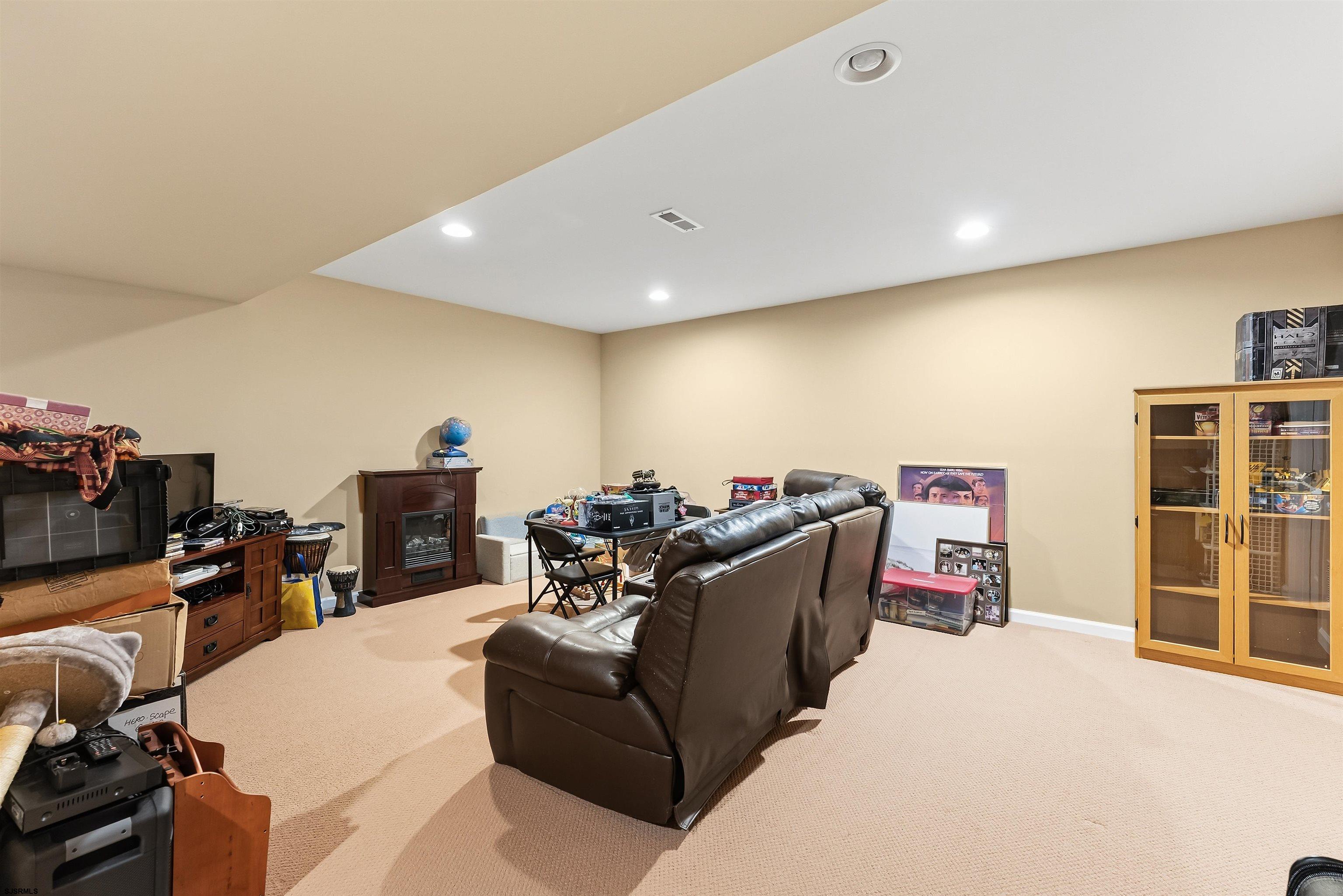 32 Renaissance Drive Mays Landing, NJ 08330 - Photo 36 of 50 a living room with furniture