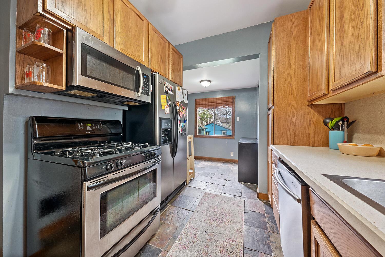 61 Brighton Road Columbus, OH 43202 - Photo 18 of 41 19 Kitchen