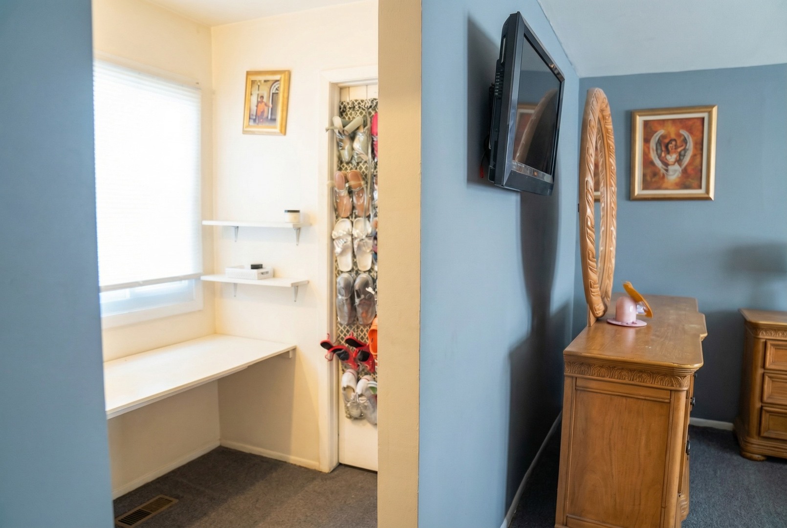 34 Wedgewood Road Matteson, IL 60443 - Photo 12 of 15 a view of walk in closet with clothes and shoes