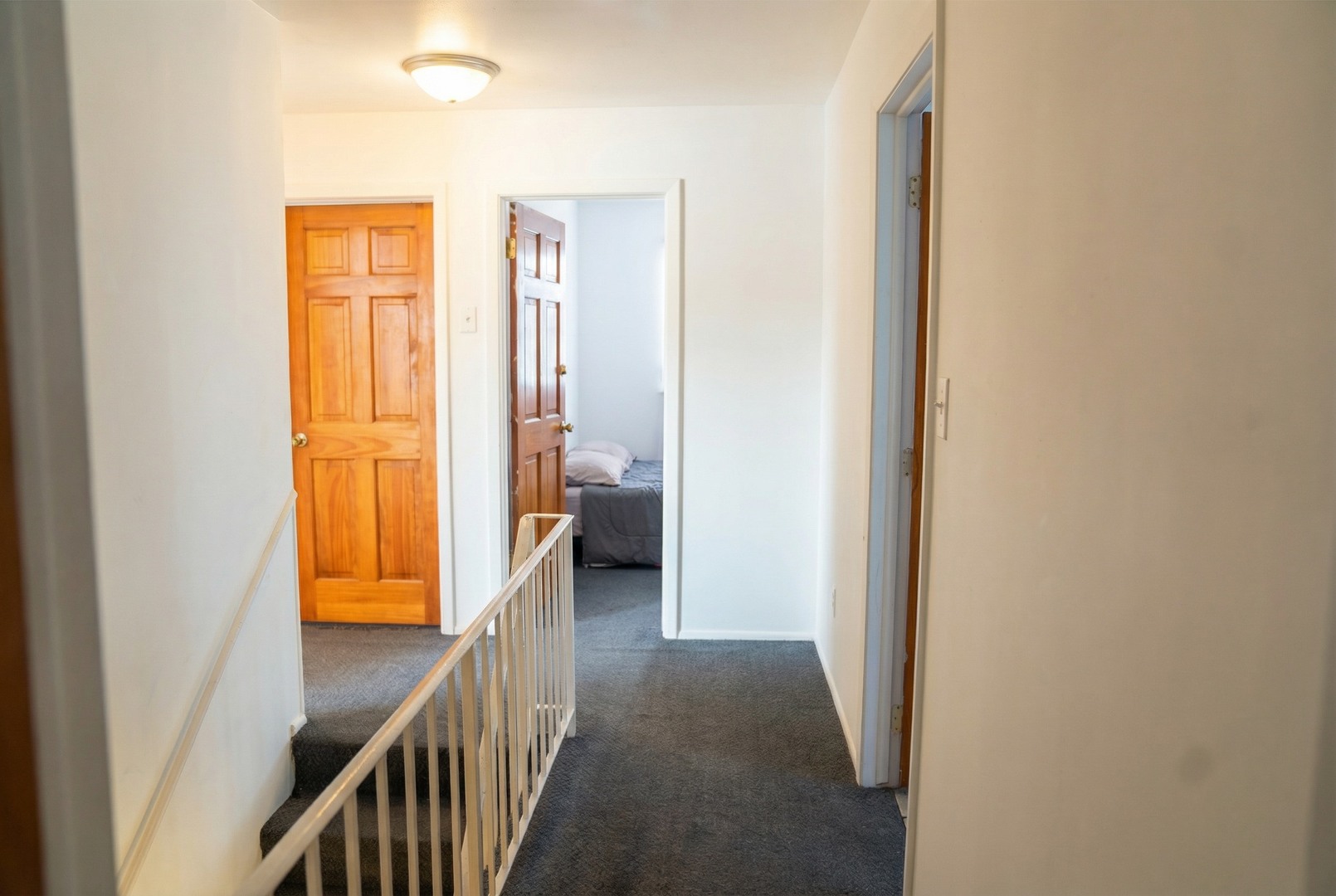 34 Wedgewood Road Matteson, IL 60443 - Photo 9 of 15 a view of a bathroom from a hallway