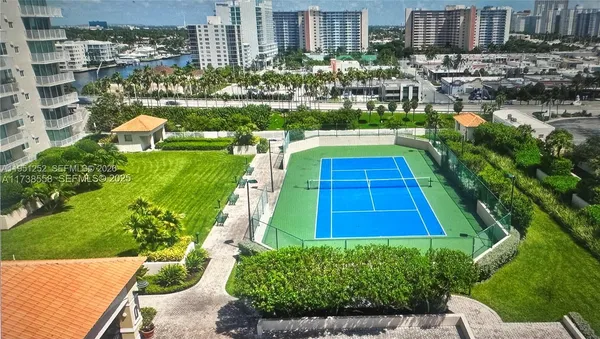 $2,700 | 3020 Northeast 32nd Avenue, Unit 817, Fort Lauderdale, FL 33308