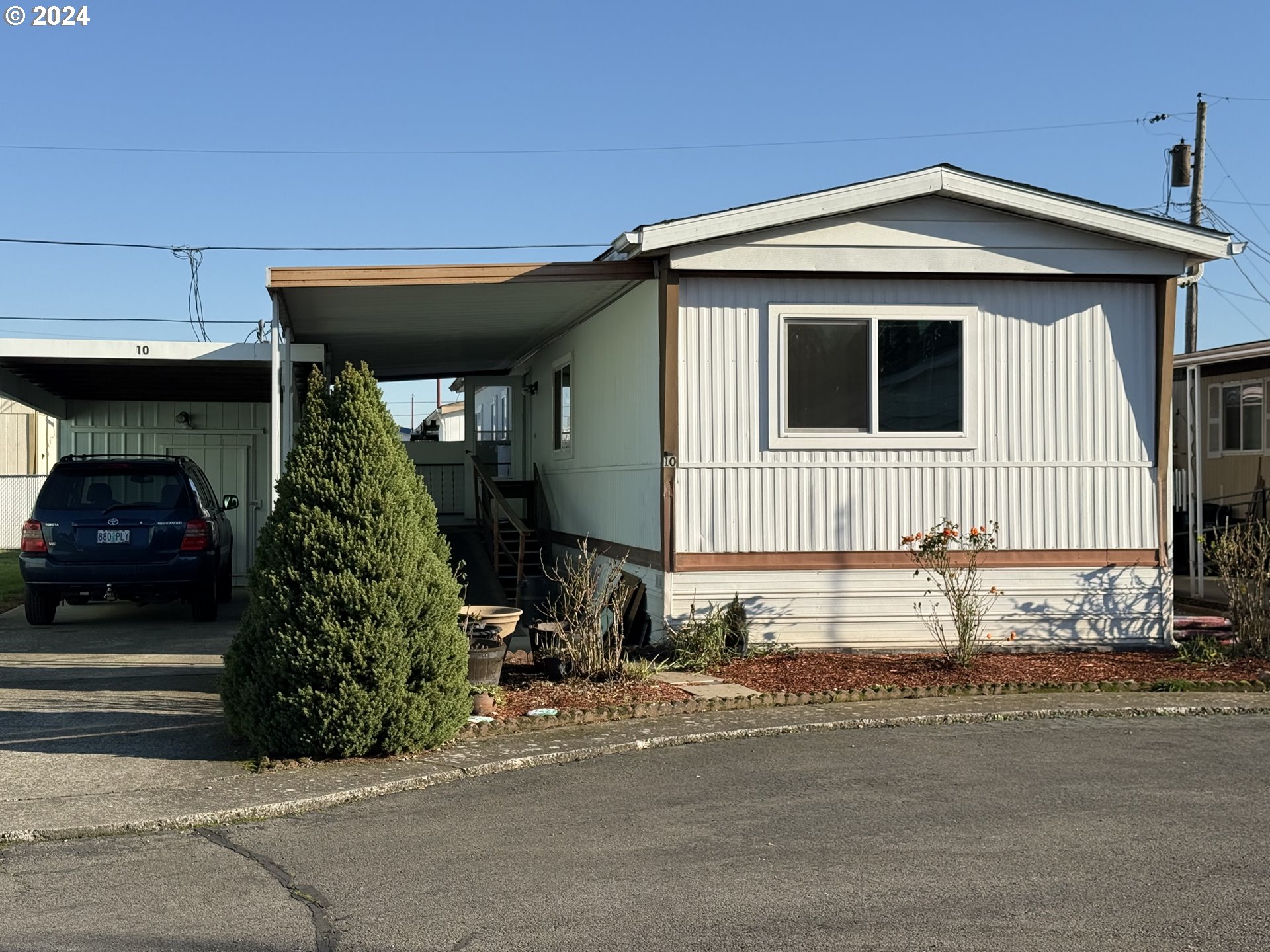 5552 Portland Road Northeast, Unit 10 Salem, OR 97305 - Photo 1 of 36 Gallery Image 1