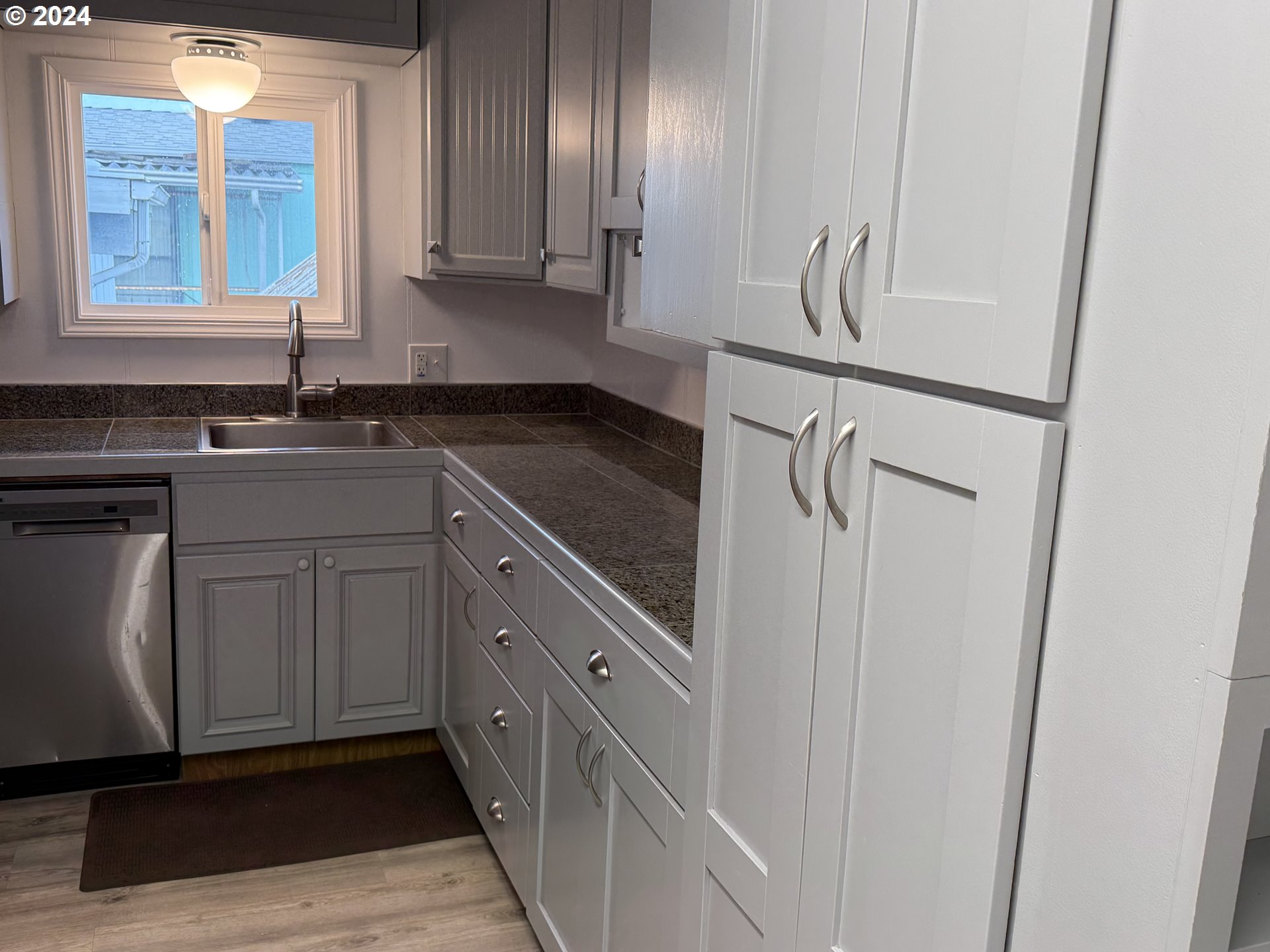 5552 Portland Road Northeast, Unit 10 Salem, OR 97305 - Photo 16 of 36 Gallery Image 16