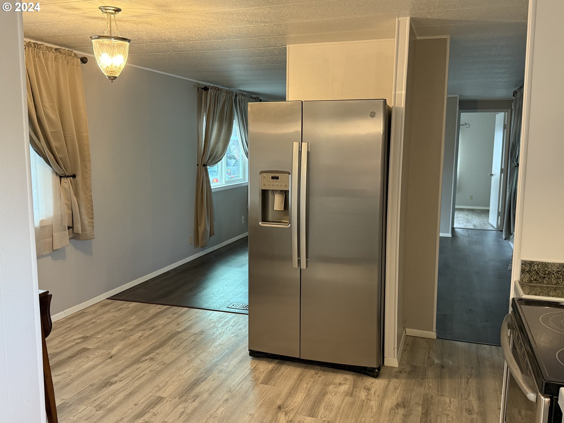 5552 Portland Road Northeast, Unit 10 Salem, OR 97305 - Photo 19 of 36 Gallery Image 19