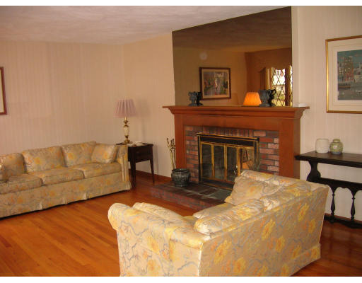 72 Sunset Hill Road Boston, MA 02132 - Photo 8 of 21 Gallery Image 8