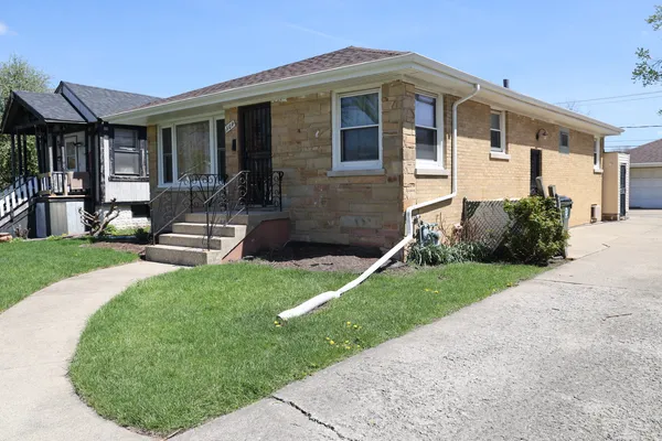 $235,000 | 509 Granville Avenue, Bellwood, IL 60104
