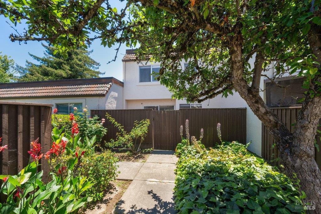 1737 Las Raposas Court Santa Rosa, CA 95409 - Photo 37 of 41
