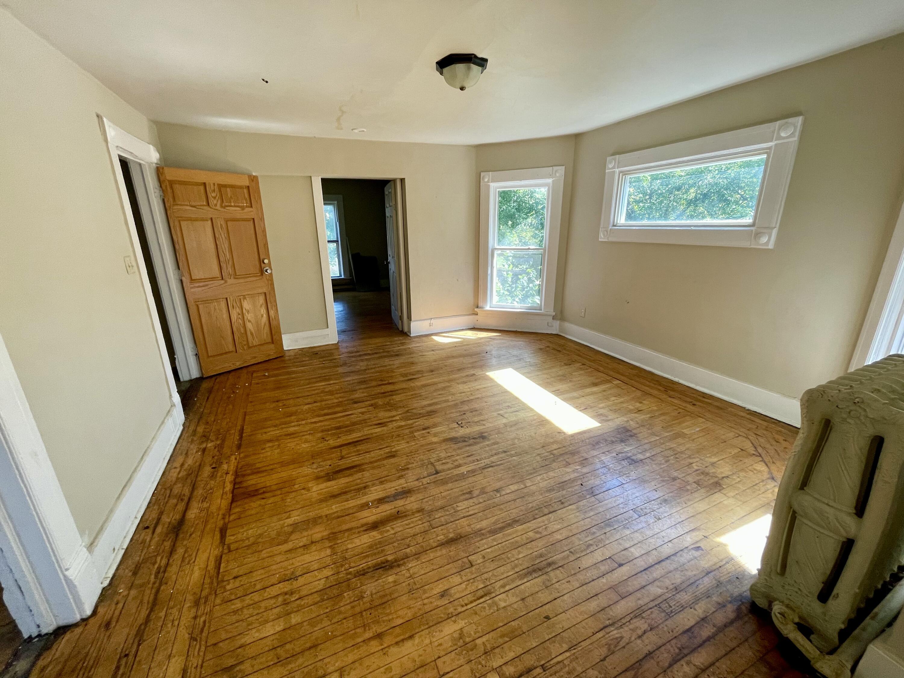 1331 North 22nd Street, Unit 1333 Milwaukee, WI 53205 - Photo 11 of 26 Unit 2 Living Room