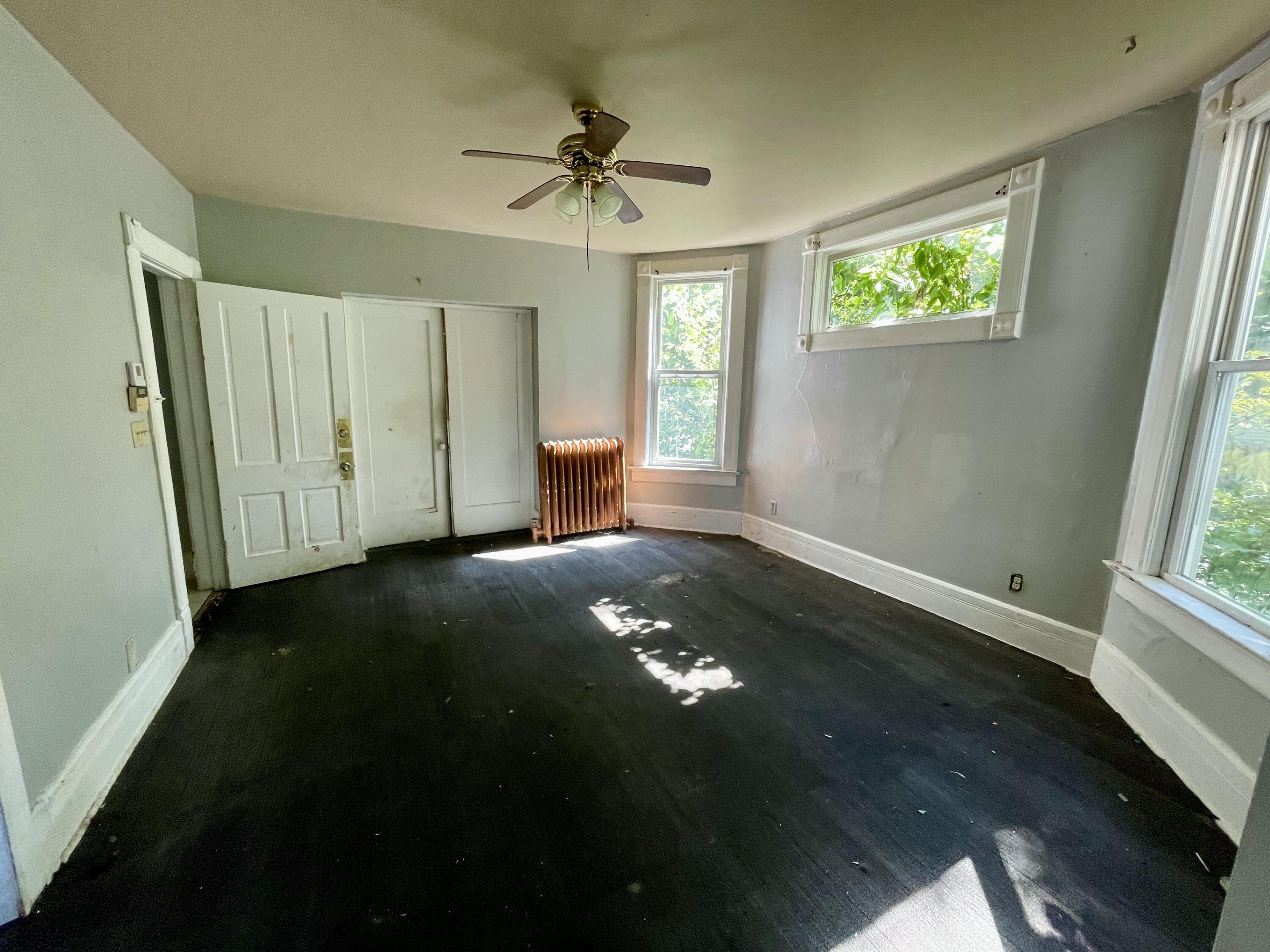 1331 North 22nd Street, Unit 1333 Milwaukee, WI 53205 - Photo 3 of 26 Unit 1 Living Room