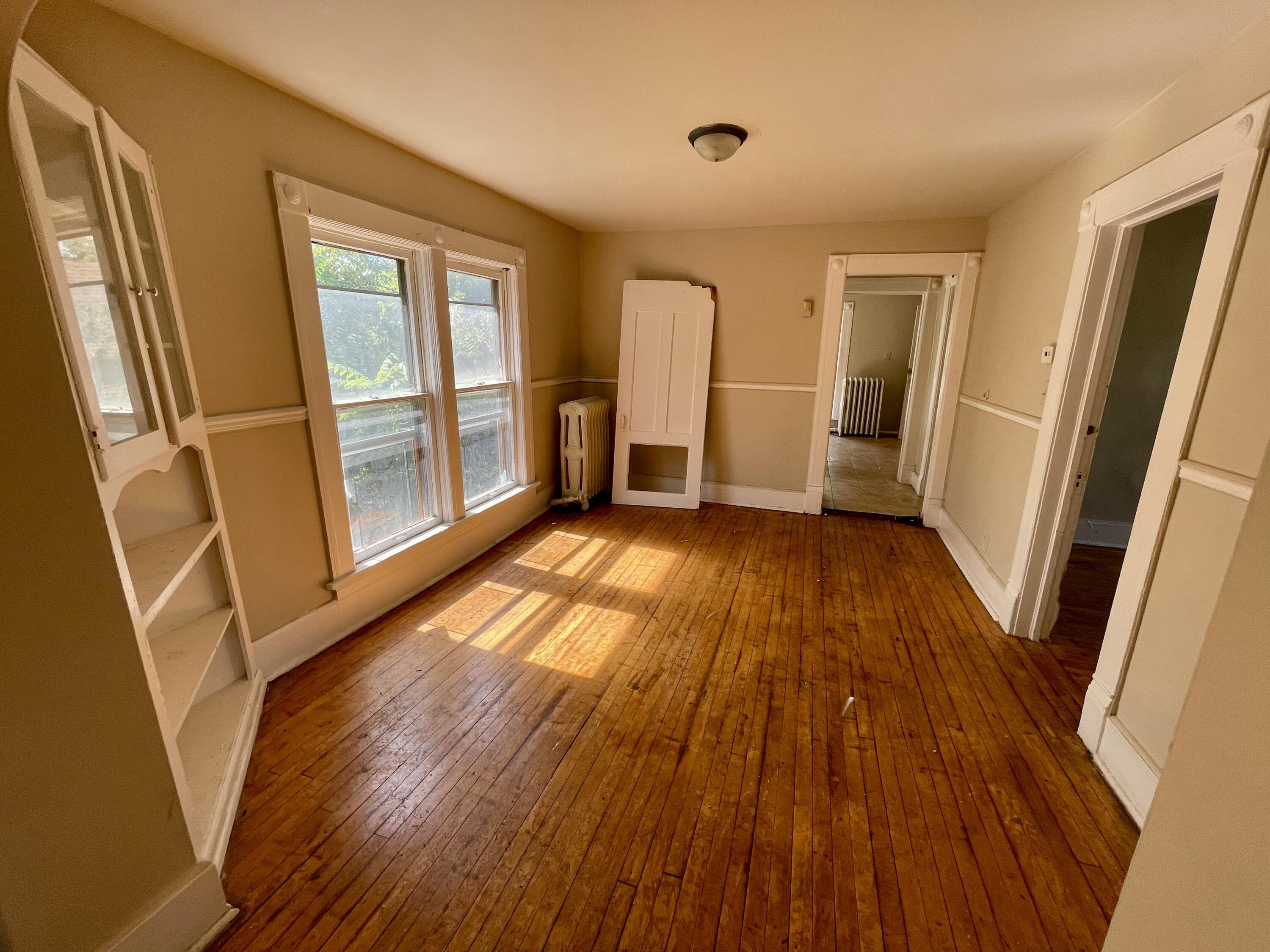 1331 North 22nd Street, Unit 1333 Milwaukee, WI 53205 - Photo 10 of 26 Unit 2 Living Room