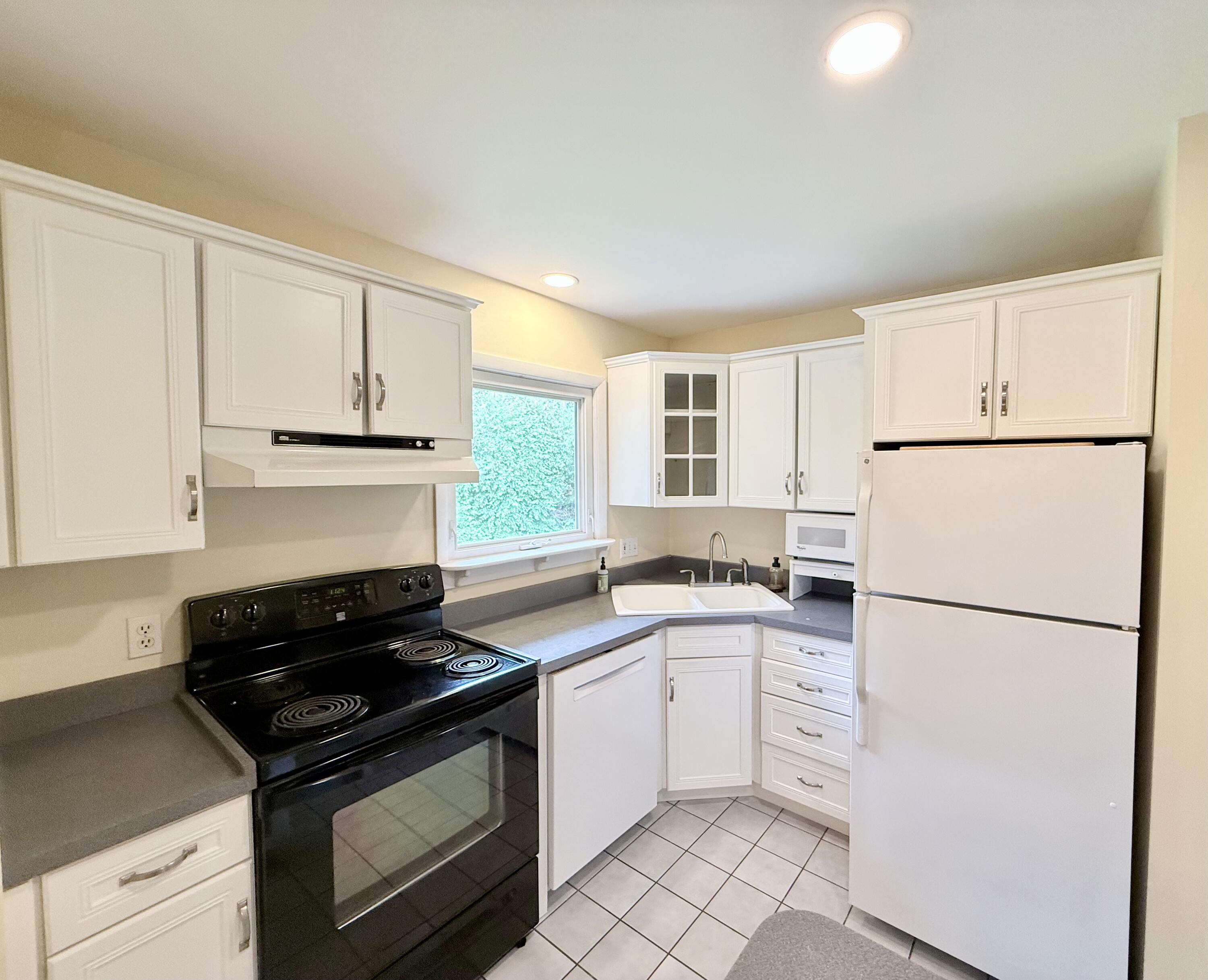 25 Addoms Street Plattsburgh, NY 12901 - Photo 9 of 27
