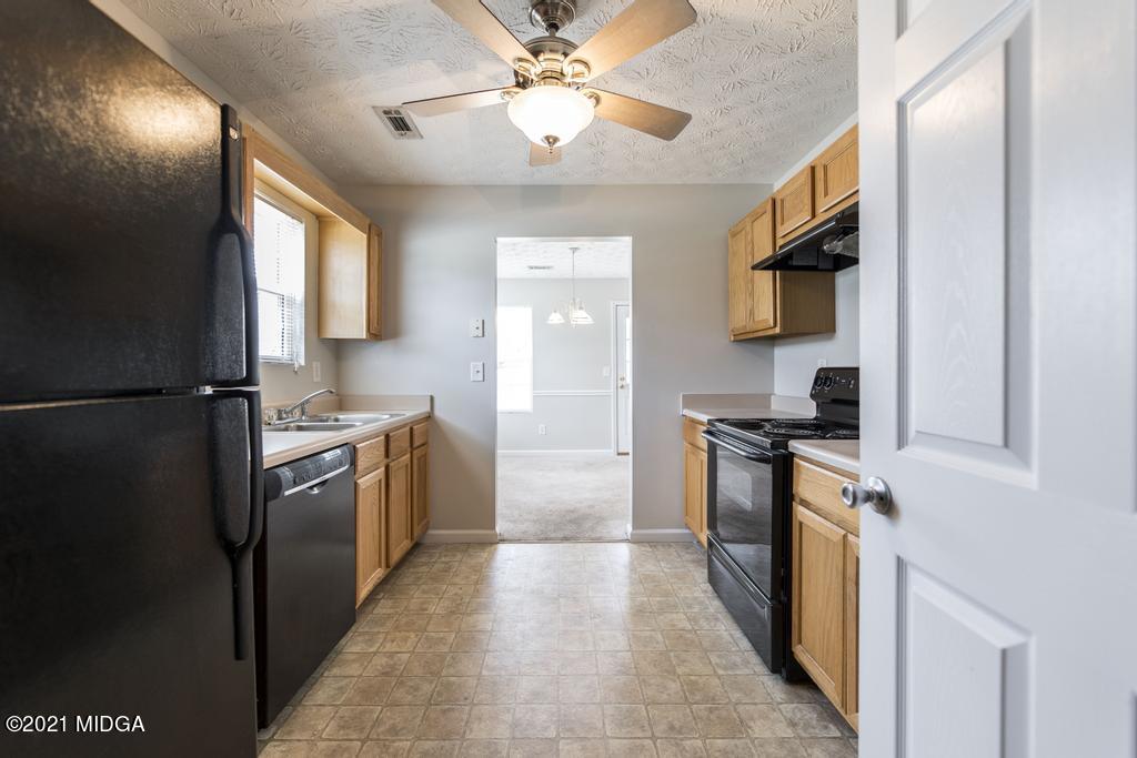 323 Mill Meadow Road Macon, GA 31216 - Photo 11 of 26 Kitchen