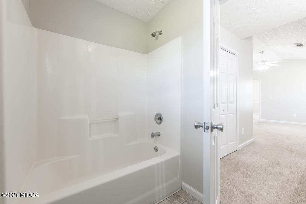 323 Mill Meadow Road Macon, GA 31216 - Photo 19 of 26 Master Bathroom