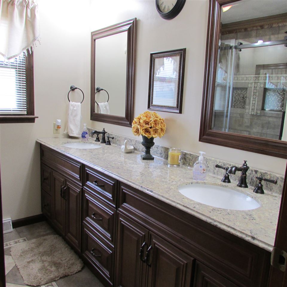 3619 Albright Road Kokomo, IN 46902 - Photo 9 of 36 Gallery Image 9
