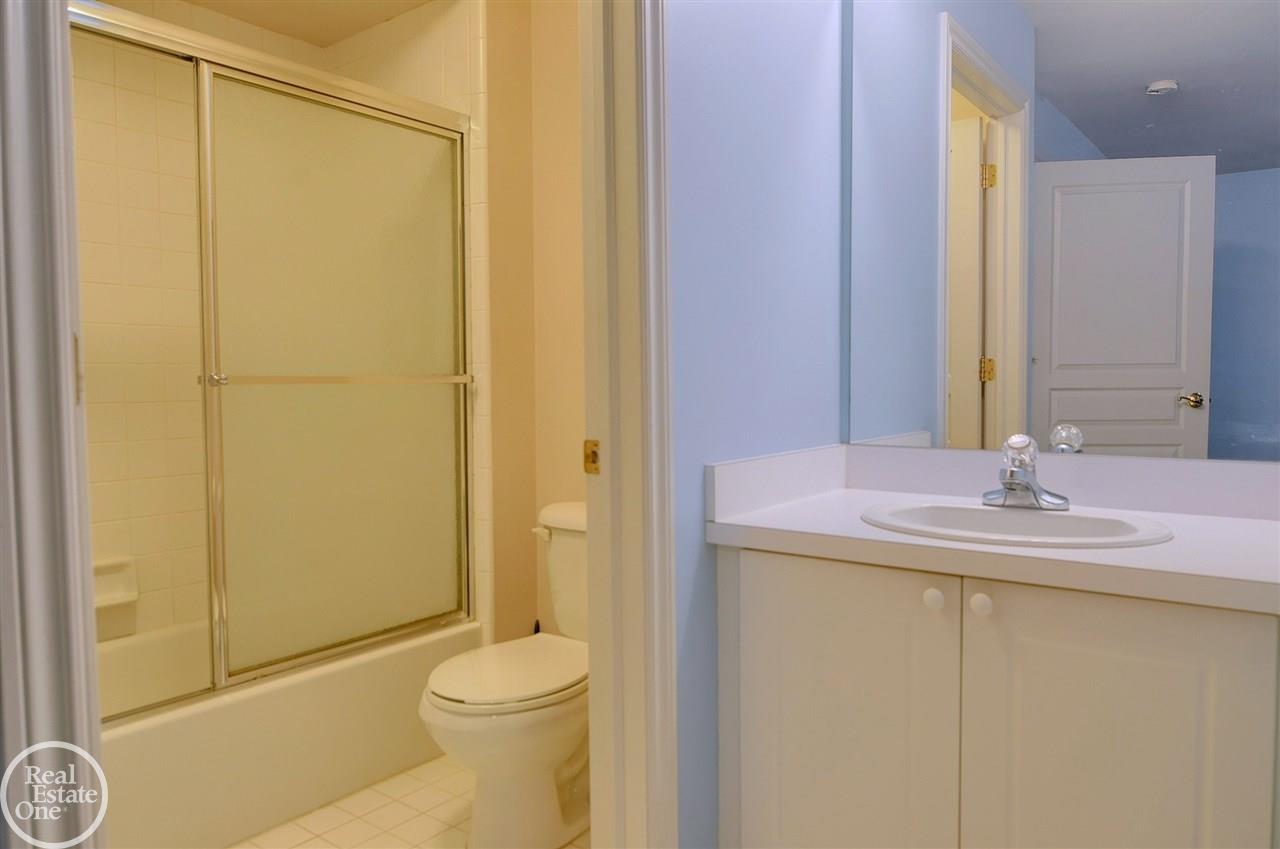 538 Springview Drive Rochester, MI 48307 - Photo 45 of 58 50031002-44.JPG