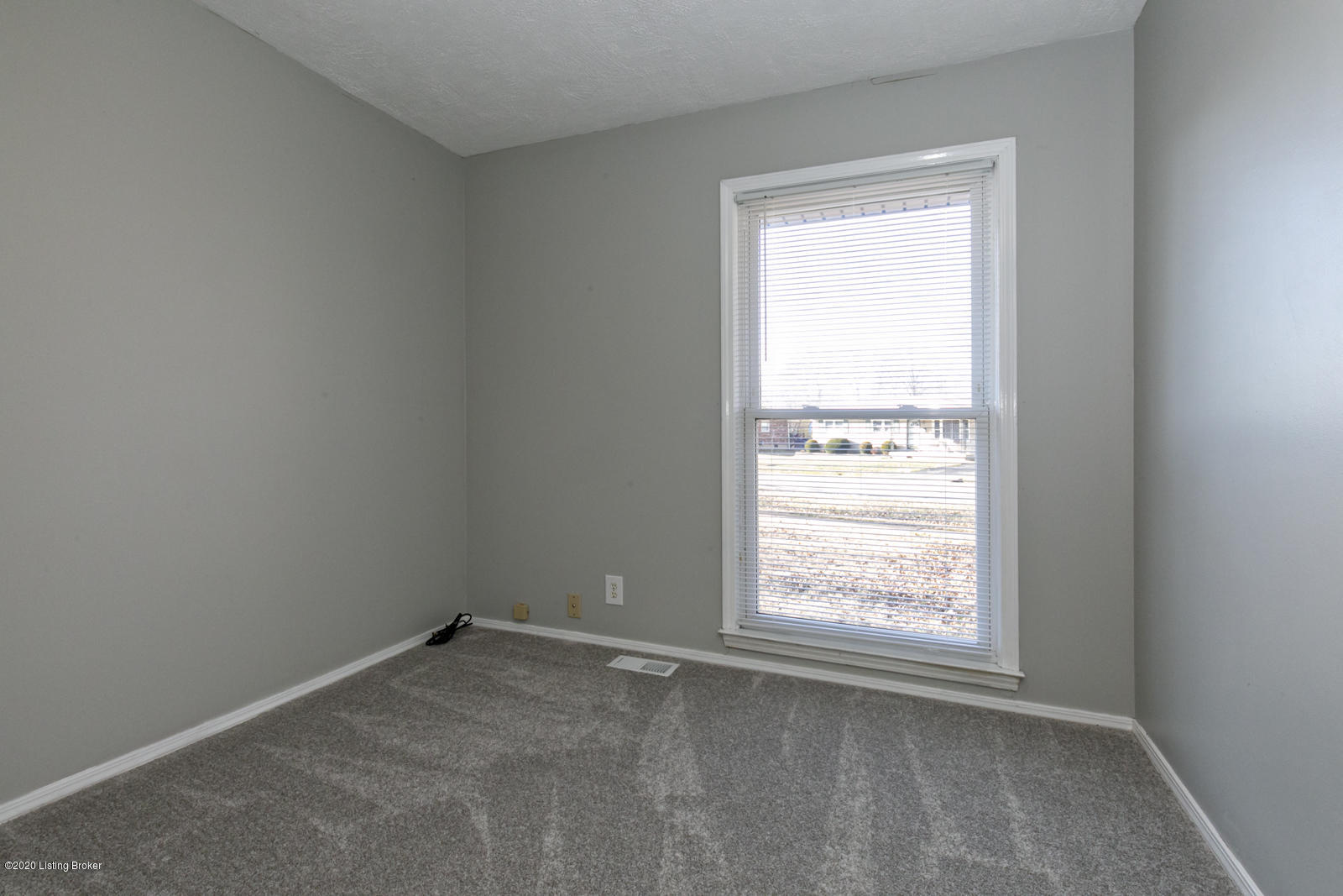 3606 Tarragon Road Louisville, KY 40219 - Photo 19 of 30 18_REP7953