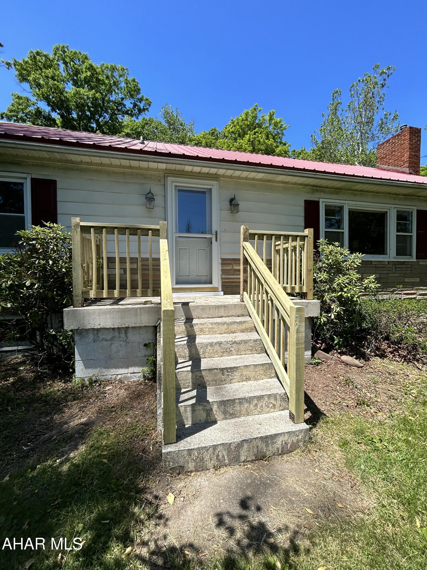890 Puzzletown Road Duncansville, PA 16635 - Photo 7 of 36