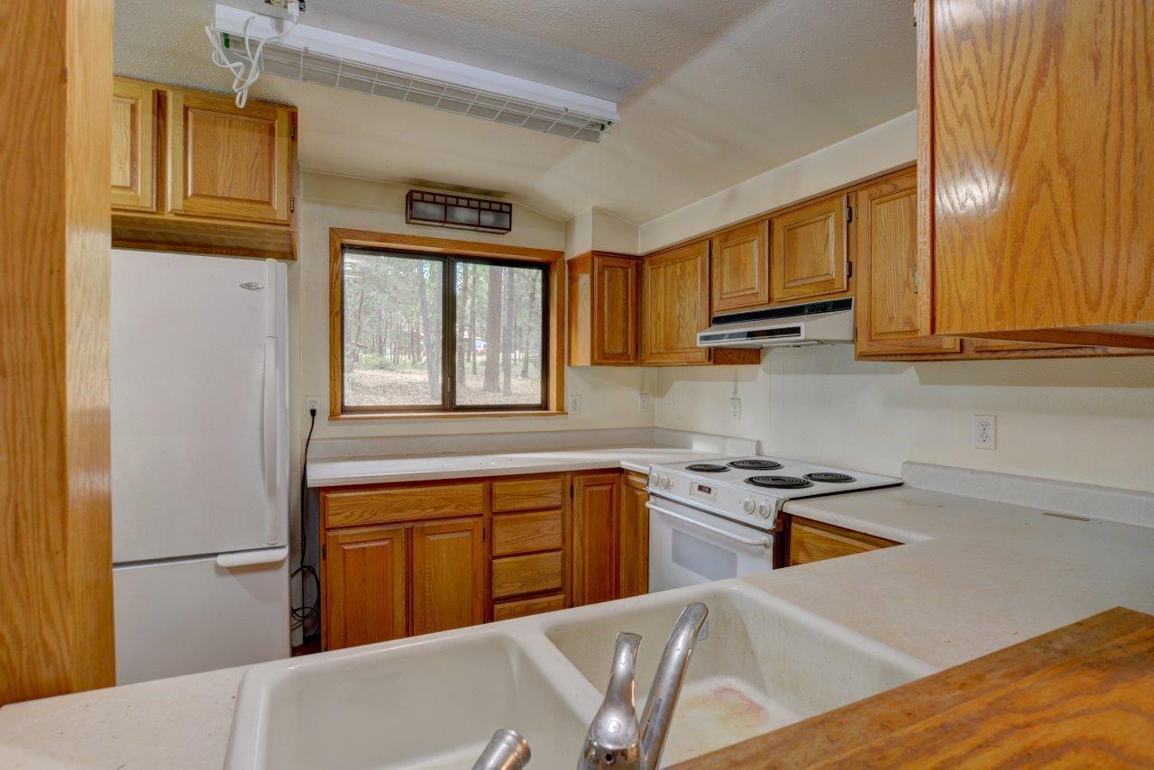 4560 Pleasant Creek Road Rogue River, OR 97537 - Photo 6 of 33 06