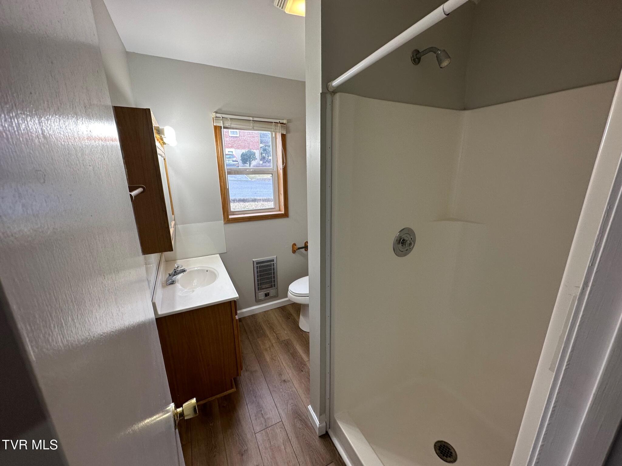 509 Bingham Street Elizabethton, TN 37643 - Photo 5 of 9 C4B6D478-4DC9-43D5-A46C-14CA194D9ED7