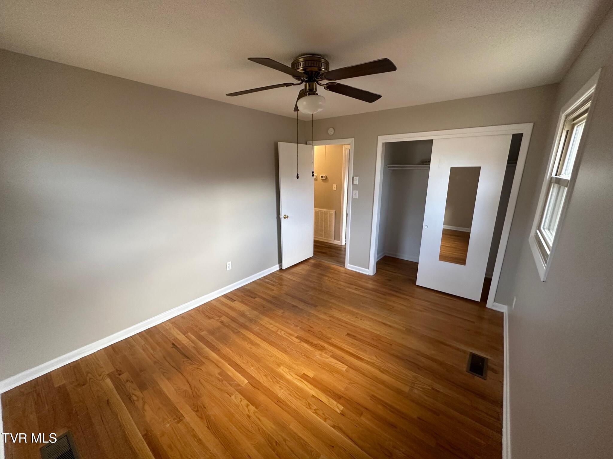 509 Bingham Street Elizabethton, TN 37643 - Photo 8 of 9 IMG_2424