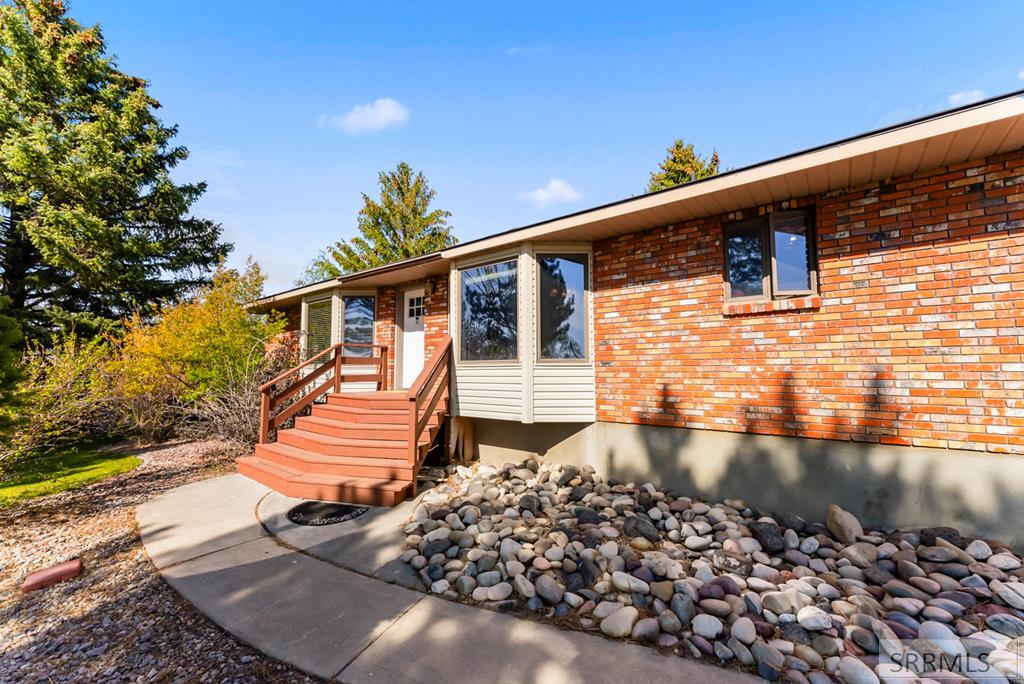 6685 East Iona Road Idaho Falls, ID 83401 - Photo 1 of 59 Main View