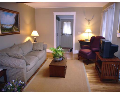 20 Oak Knoll Road Natick, MA 01760 - Photo 3 of 17 Gallery Image 3