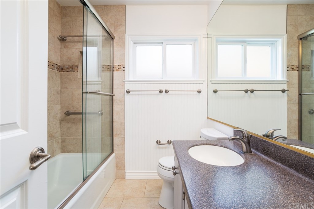 3630 Hackett Avenue Long Beach, CA 90808 - Photo 5 of 20