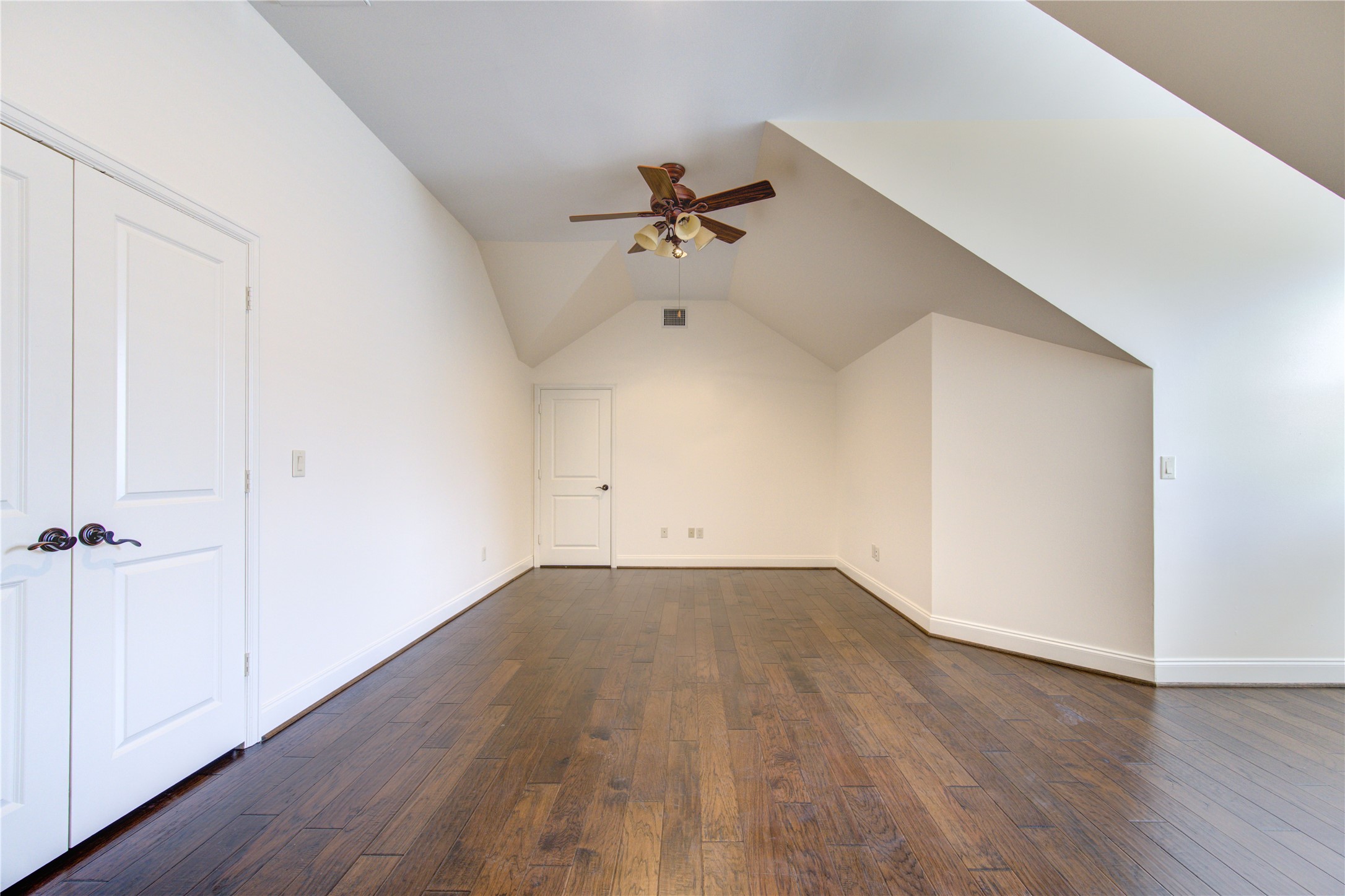4615 Laurel Street Bellaire, TX 77401 - Photo 41 of 48 Upstairs bedroom located on a separate wing over the garage/carport.