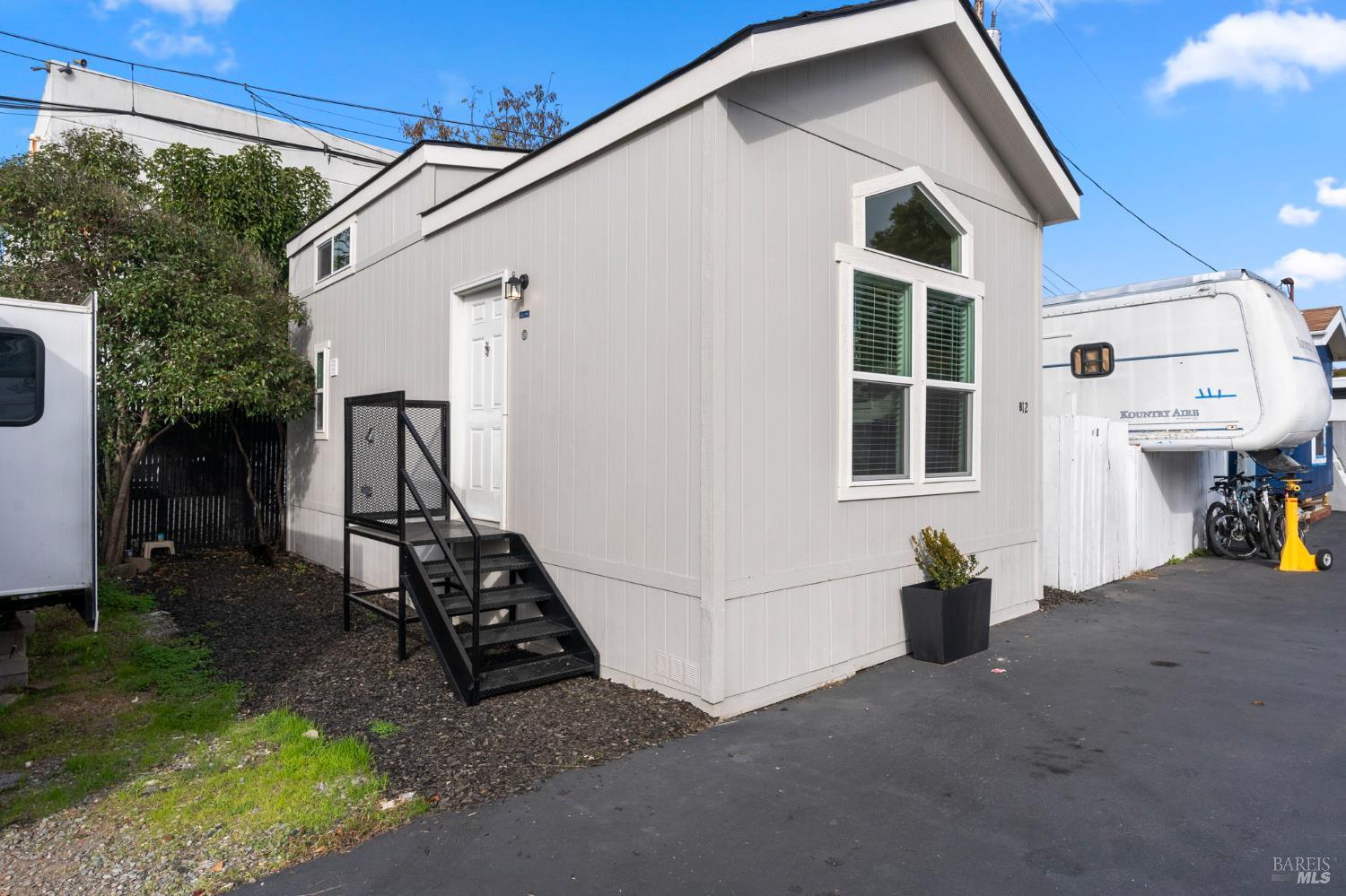 742 Francisco Boulevard West, Unit B12 San Rafael, CA 94901 - Photo 3 of 16