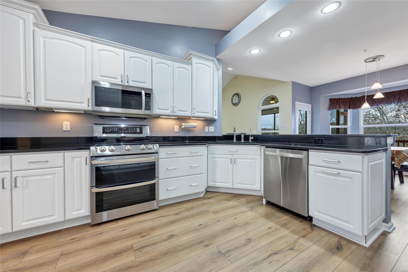 5817 Forest Drive Hillsboro, MO 63050 - Photo 6 of 32