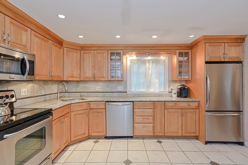 18 Coach Road Walpole, MA 02081 - Photo 11 of 42 Gallery Image 11
