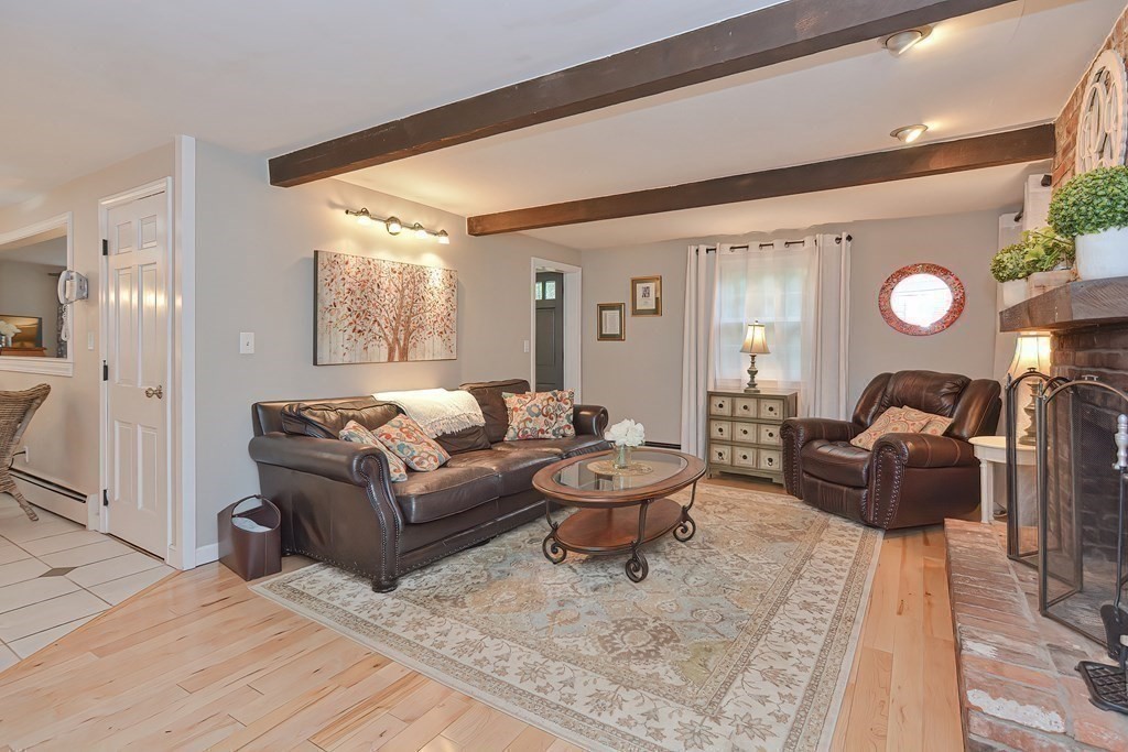 18 Coach Road Walpole, MA 02081 - Photo 13 of 42 Gallery Image 13